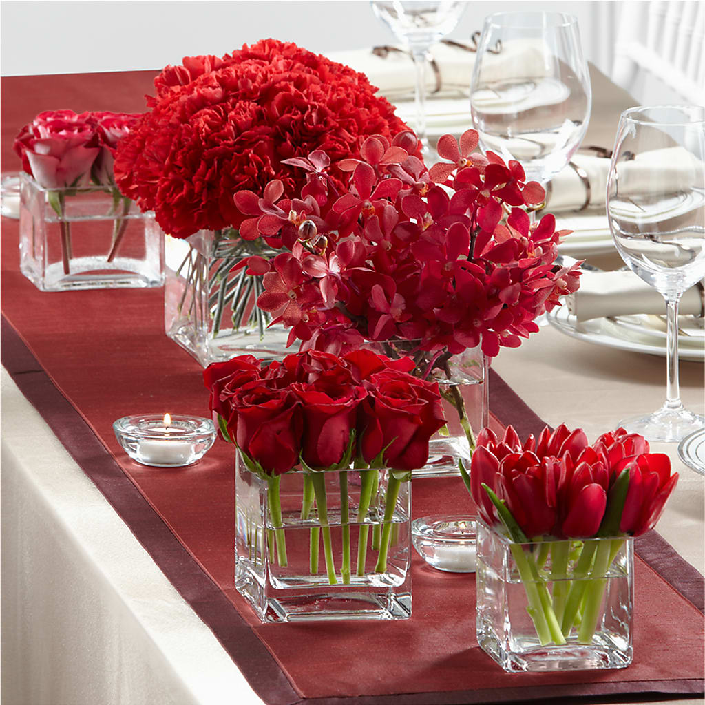 Modern Grace Centerpiece – Loose Leaf Florist, Austin TX